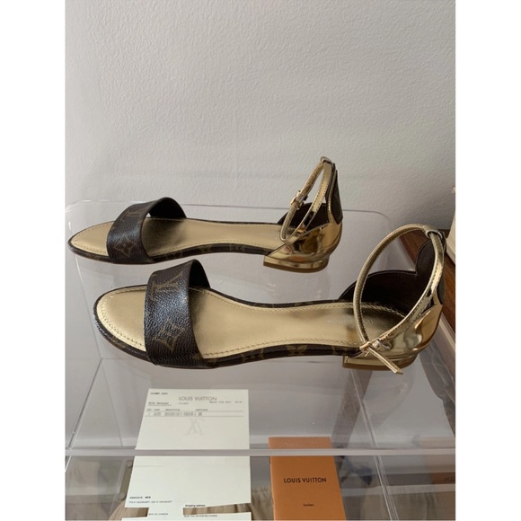 SOLD!!!! Louis Vuitton Sandal - Picture 4 of 7